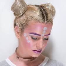 Space Bun concert hairstyle