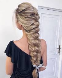 Pull-Through Braid
concert hairste